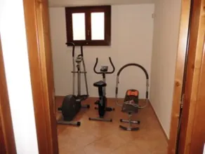 villa panoramique avec piscine privée et bain à remous, pelouse verte -wifi - Image 3