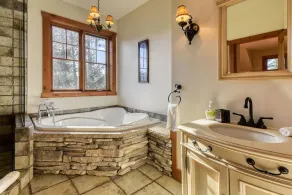 Tremblant: Luxurious Mountain Home, Heart of the Village! 25% off 7 nights + - Image 5