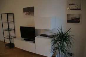 Lugnt läge med balkong och ändå i ett par minuter i centrum - Image 2