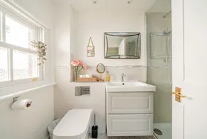 Spacious family retreat with large garden and wild ponies - Image 4