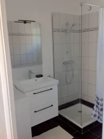 Appartement 2 Personnes 150 m de la Plage - Image 3