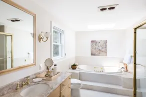 Oceanfront Amagansett Gem - Image 3