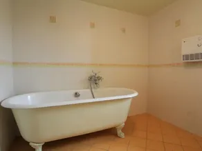 Charming Cottage in Vernassal with Courtyard and Nearby Attractions - Image 4