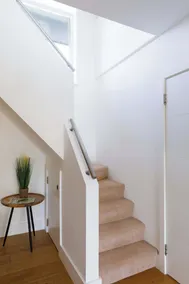 Gorgeous home for 12 - Walk to Beach - Sea View - Image 2