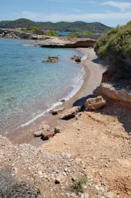 Aroura Homes 4BR Beachfront Villa - Image 3