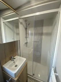 Coghurst Hall Holiday Home Sleeps 6, 2 bedrooms - Image 5