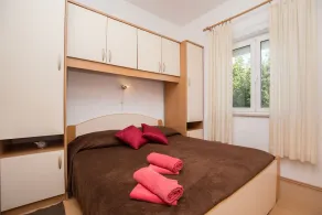Apartment with Sunny terrace & Parking - Image 3