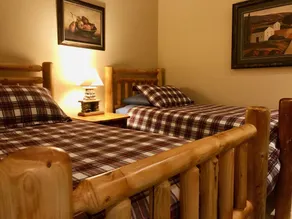 Mountain Escape for Ski and Golf Enthusiasts - Image 4