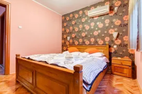 Magestic Lake - Spacious 2BD Apartment - Image 3
