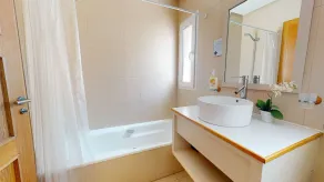 Familienorientierte schöne Villa mit privatem Pool, Grill und Terrasse - Image 2