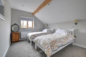 Visit England Gold Award Winning Rural 3 Bedroom Barn Conversion in Kent - Image 4