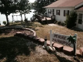Awesome Lakefront Home mit Panoramablick und einem privaten Bootsanleger - Image 5