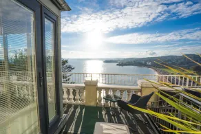 Apartamento Premier con una cama con vistas al mar y balcón. - Image 5