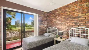 Coral Gardens unit 2 - Water views and easy walk to Twin Towns Services Club - Image 4