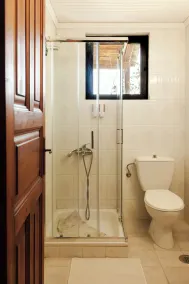 AMNISIADES APARTMENTS - Image 4