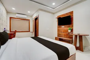 Classic Hotel Near Aiims - Image 4