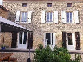 French country farmhouse ideal for families - Image 2