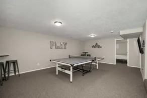 Stort hus, moderne opdateringer. Short Drive Downtown. - Image 2