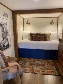 Chic Barndominium on a private lake - Image 5