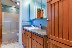 58 Broadway = Beautiful Victoria Beachhouse - Image 3