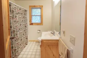 Beautiful cabin with awesome lake view of crystal clear/sandy Lake Belle Taine - Image 2