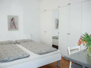 Fin lejlighed for 3 gæster med WIFI, TV, balkon, kæledyr tilladt og panorama udsigt - Image 3