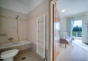 3 Bed & 3 bath Modern Villa - Sauna, Jacuzzi,pool, Wi-fi & wheel chair friendly - Image 5