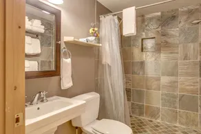 River Breeze Chalet - Meredith Lodging - Image 4