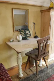 Tinyhouse under the trees - Image 2
