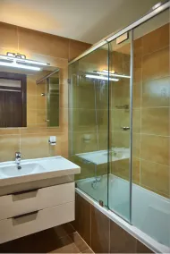 Luxury Apartment with Sea View - Image 3