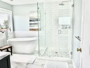 Completely Remodeled, Private salt water pool and SPA, walk to 1st and 2nd beach - Image 2