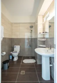 FabView Studio Apartments - Image 4