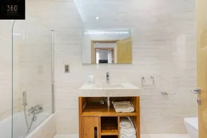 LUX VILLA with amazing BBQ, Pool Area & WIFI by 360 Estates - Image 3