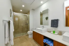Luxury 5* 3 bdr Oceanfront condo between both Eagle & Palm Beach! - Image 3