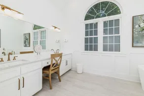 💥Luxury Waterfront Retreat Fully Renovated HotTub Kayaks  Paddle board Gameroom - Image 2