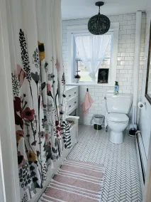 Adorable private cottage with lake views and access. - Image 3