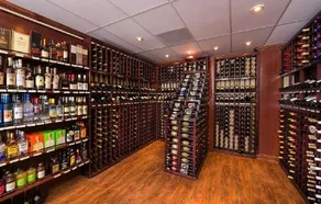 STUDIO BALCONY SKI IN/OUT SPORTS BAR STEAKHOUSE GROCERIES SPA POOLS ARCADE &MORE - Image 4