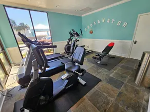 Stunning Views, 3BD/2BA w/ Private Balcony - Image 3