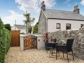 1 bedroom accommodation in Porthcawl - Image 5