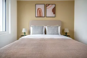 Trendy Wiedikon 2.0 Room w/ Storage & W/D, 3 min to Market, by Blueground - Image 5