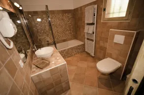 3 ***** Häuser mit 10 Schlafzimmern und angrenzendem Badezimmer - Image 5