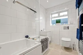 Luxury 2 Bedroom Apartment in Kettering - Image 3