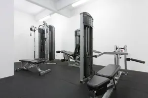 Luxury warehouse apartment close to CBD - Image 3