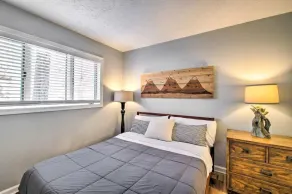 Cozy Wintergreen Ski Chalet -hot tub-Walk to slopes & family friendly! - Image 5