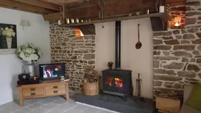 \"Le Cerisier\" Holiday Cottages, Champsecret - Image 2