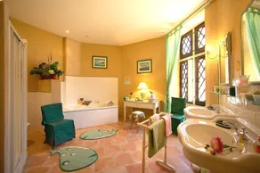 Castillo histórico, de 100 hectáreas, vista panorámica, piscina, 5 dormitori - Image 3