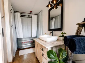 Cozy basecamp minutes from waterfalls, hiking and climbing - Image 3