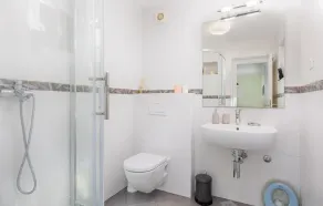 3 Bedroom Pet Friendly Home In Malinska - Image 4