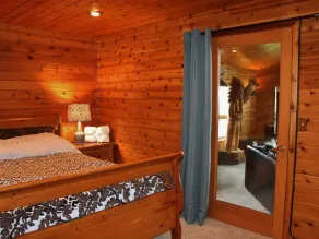Hubbard Lake Waterfront Property 4 Bed / 4 Bath - 4400 sq ft - Image 3
