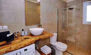 Beautiful beachfront villa with two bedrooms in the south of Corfu - Image 3